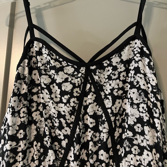 Dress new with tags lane bryant floral - Picture 3 of 6